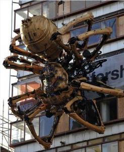 利物浦出现机器大蜘蛛将绕城一周